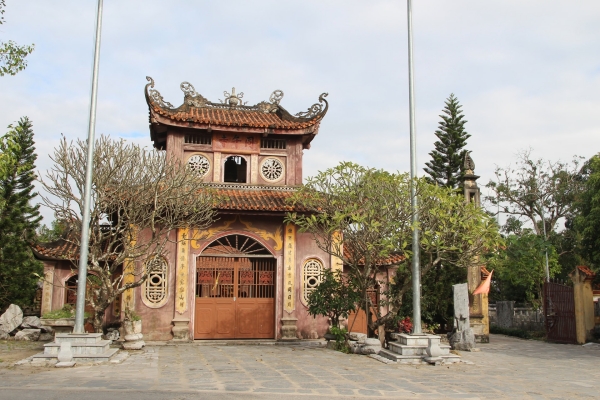 Chùa Đồng Ngọ với bảo tàng đồ đá độc đáo