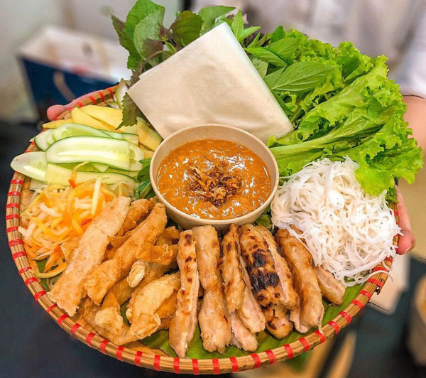 Đặc sản nem nướng Ninh Hoà - món ngon không thể bỏ qua