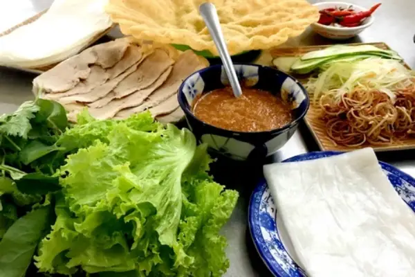 Bánh tráng thịt heo – món ăn mang đậm hương vị miền Trung