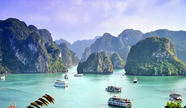 Vịnh Hạ Long như viên ngọc xanh của Quảng Ninh