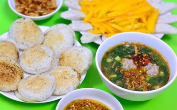 Bánh căn Tánh Linh - món làm xiêu lòng du khách ngay lần thử đầu tiên