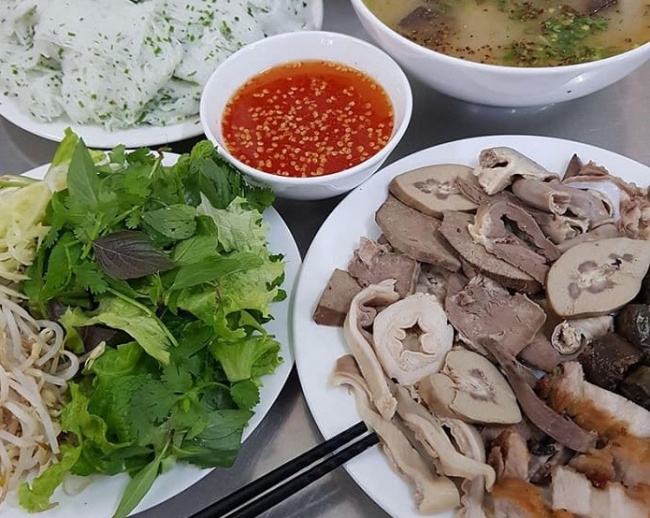 Đặc sản bánh hỏi lòng heo Quy Nhơn