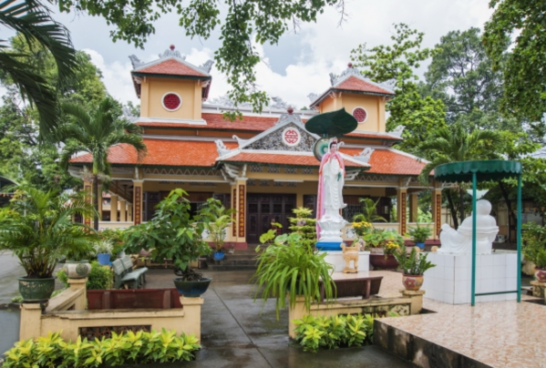 Vé tàu Dĩ An Biên Hòa đưa bạn đến chùa Đại Giác – ngôi chùa cổ nhất Nam Bộ, Di tích lịch sử – nghệ thuật cấp quốc gia, điểm đến lý tưởng cho hành trình khám phá tâm linh.