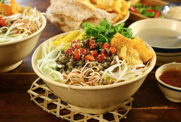 Bún hến Đông Hà mộc mạc mà đậm đà, như chính tấm lòng người Quảng Trị giữa nắng gió miền Trung