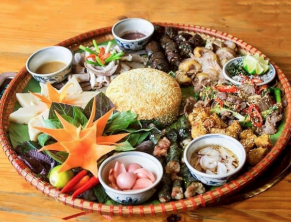 Đến Ninh Bình, nhất định bạn phải thử cơm cháy giòn ăn kèm dê núi đậm đà, ngon khó cưỡng