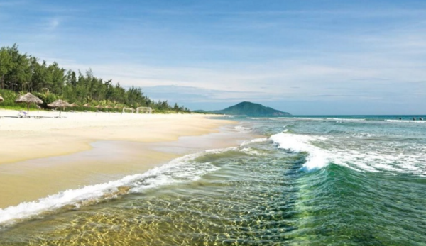 Bãi biển đẹp nhất ở Hà Tĩnh mang tên Thiên Cầm