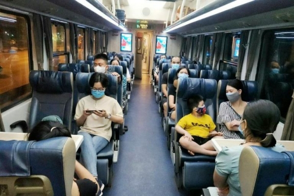 Cách chọn ghế tàu hoả không bị ngược chiều