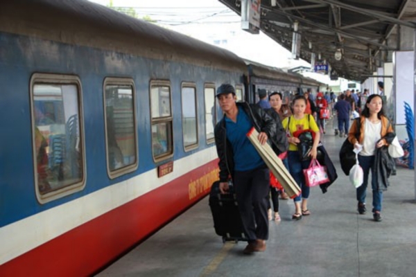 Đi tàu phải ra ga trước bao lâu?
