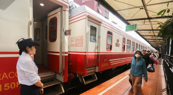 Đến ga 30 phút trước giờ tàu chạy để làm thủ tục