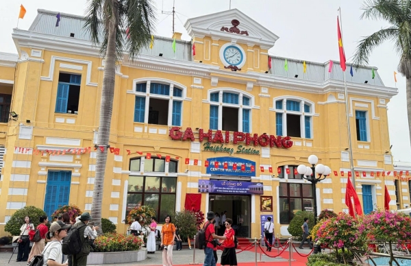 Ga Hải Phòng - Điểm đến tàu Hoa Phượng Đỏ